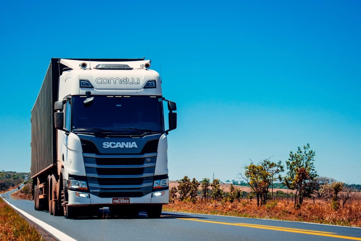 IA transforma caminhões em detectores inteligentes de buracos nas cidades