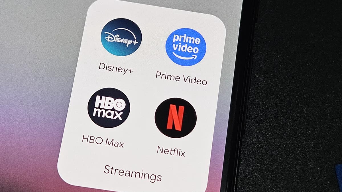 Ícones de aplicativos de streaming representando o aumento das assinaturas digitais