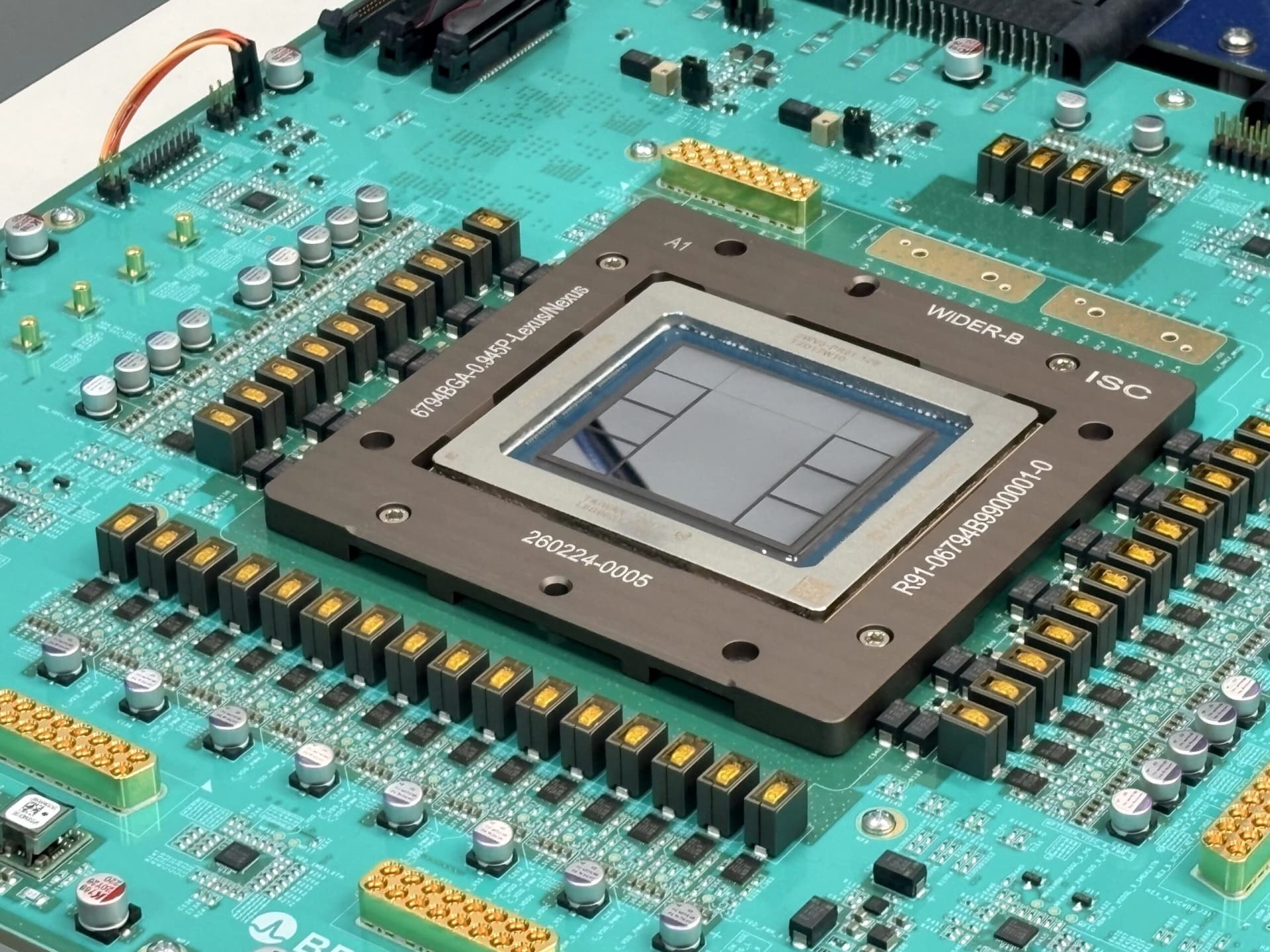 Chip Jalapeño da OpenAI para inferência de IA em escala