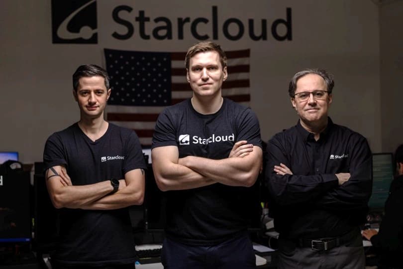 Fundadores da Starcloud com hardware orbital