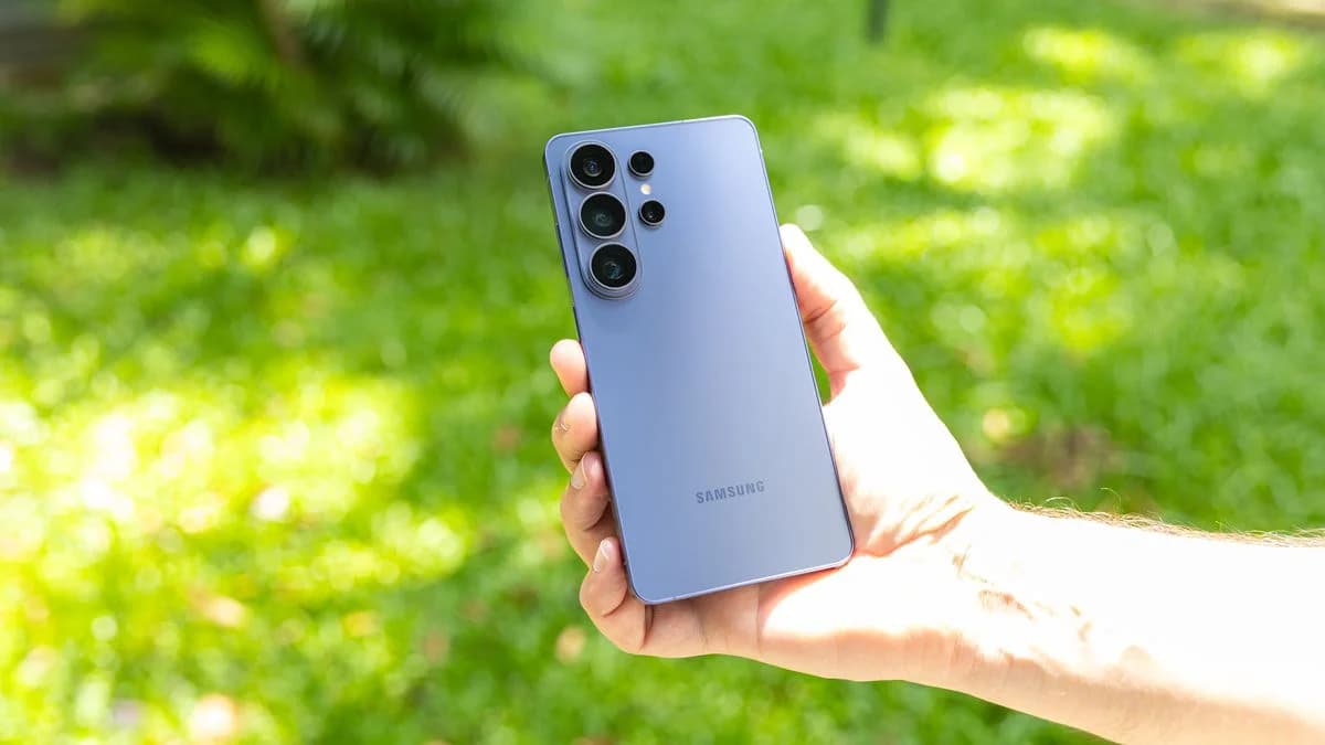 Smartphone Samsung Galaxy S26 em destaque