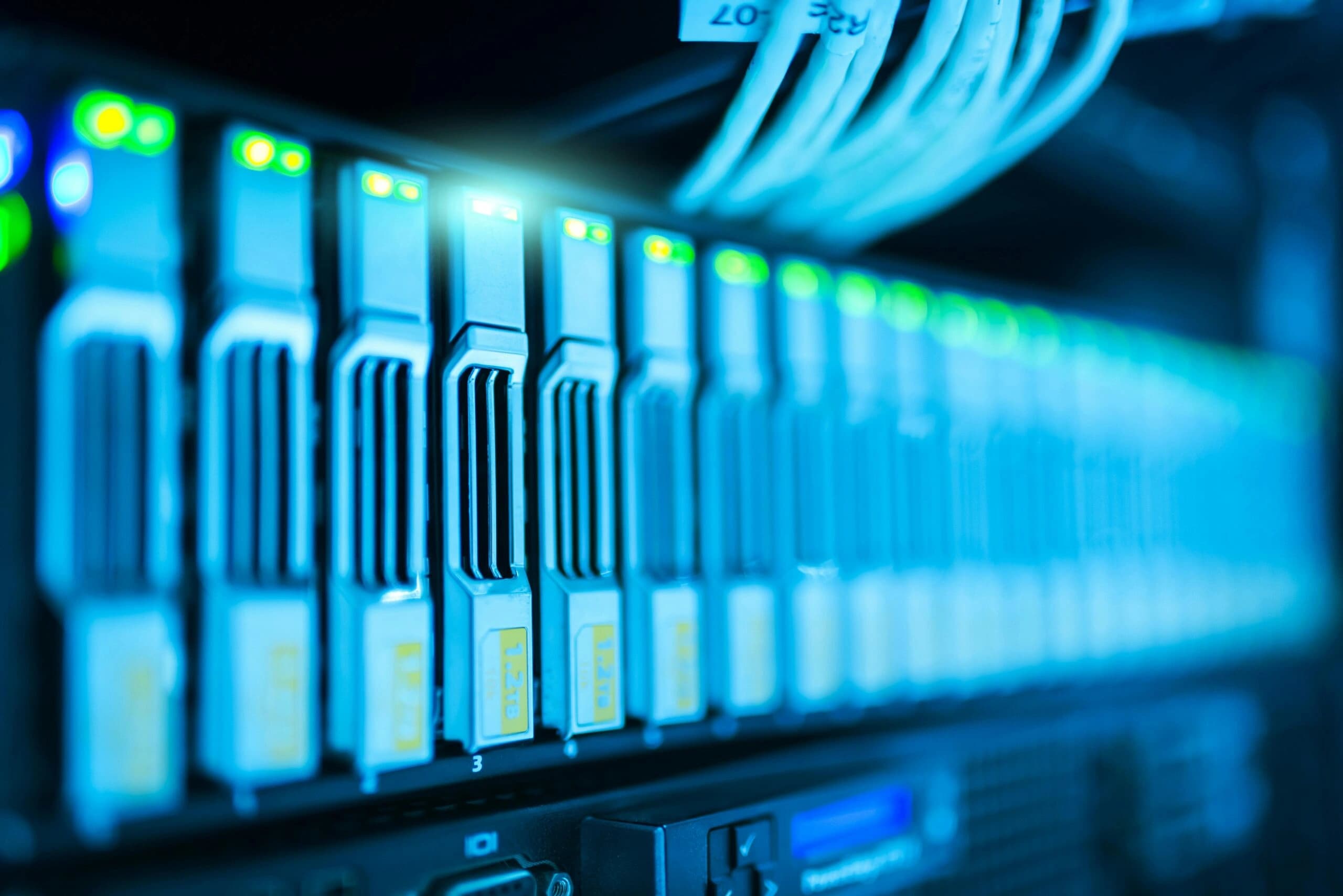 O Nexo IA-Energia: Como os Centros de Dados Estão Forçando uma Revolução na Rede Elétrica
