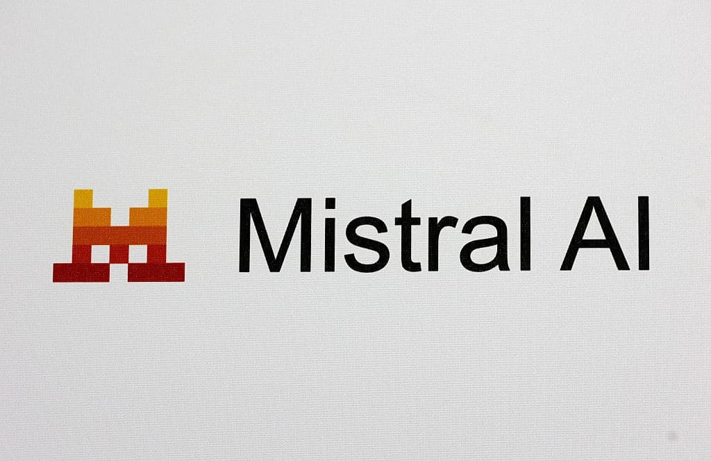 Mistral AI negocia Série D de US$ 3,5 bi e prepara modelo open-weight para julho