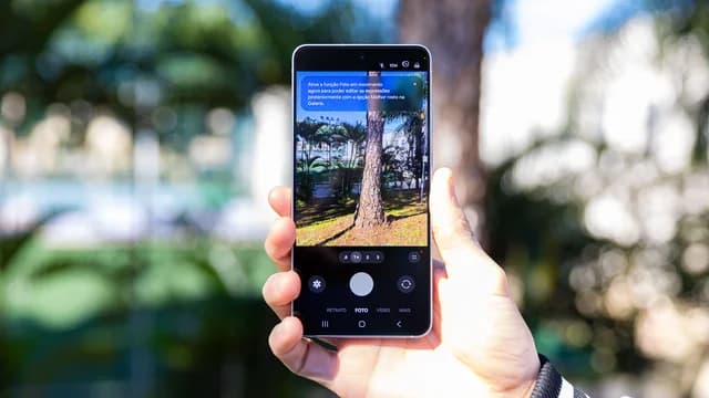 Samsung descarta câmera com abertura variável no Galaxy S27 por custos e espessura