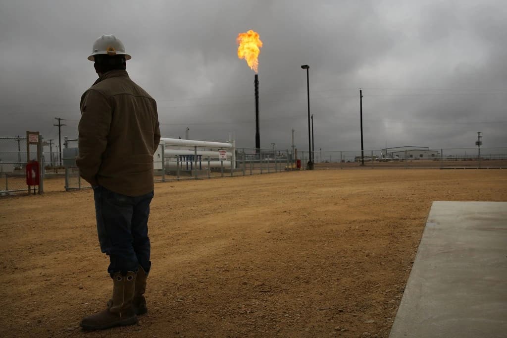 Planta de queima de gas natural - combustivel fossil para data centers de IA