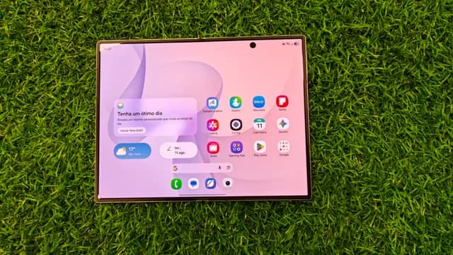 Celular dobravel Samsung Galaxy Z Fold com tela interna aberta