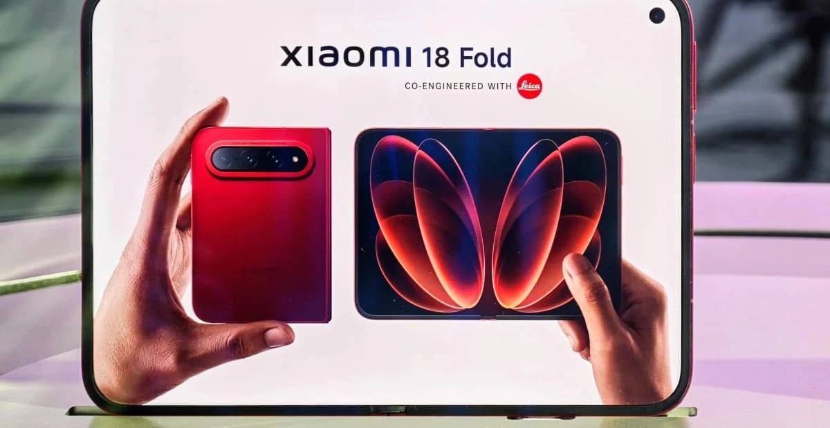 Xiaomi 18 Fold ao lado do chip Xring O3 usado para demonstrar gráficos neurais