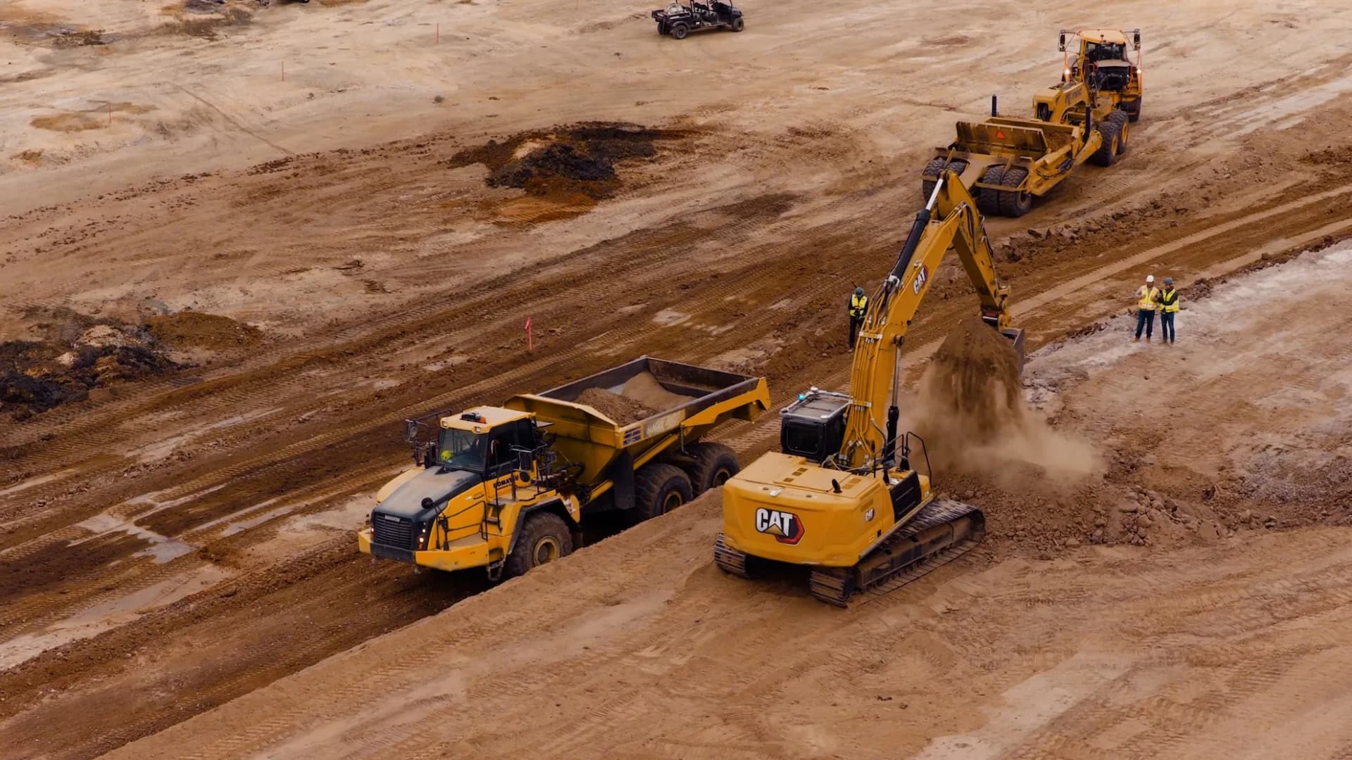 Escavadeiras equipadas com tecnologia autônoma da Bedrock Robotics em um canteiro de obras