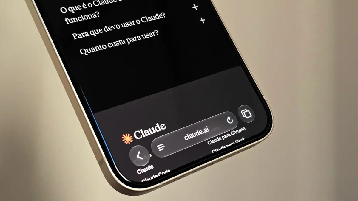 Celular com o site do Claude aberto, representando os recursos Dashboard e Motion