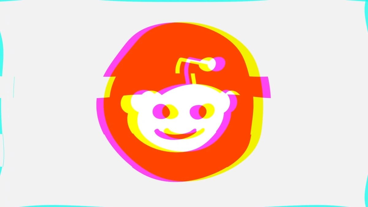 Logotipo do Reddit distorcido em uma ilustração sobre a mudança de acesso à plataforma.