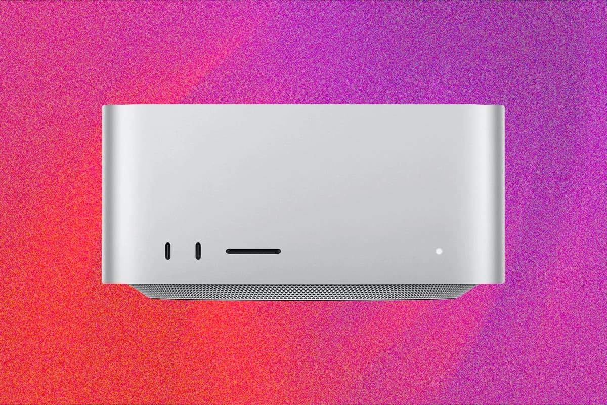 Apple Mac Studio M5 Ultra apresentado em uma composição da avaliação da Wired.