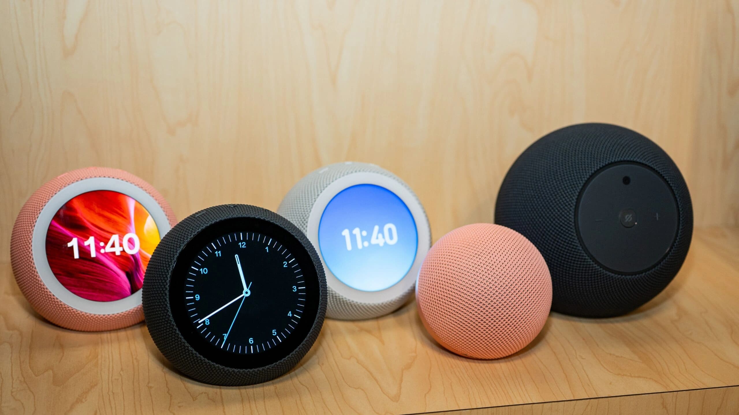 Novos dispositivos Echo da Amazon, incluindo uma caixa de som, uma moldura digital e um relógio de cabeceira